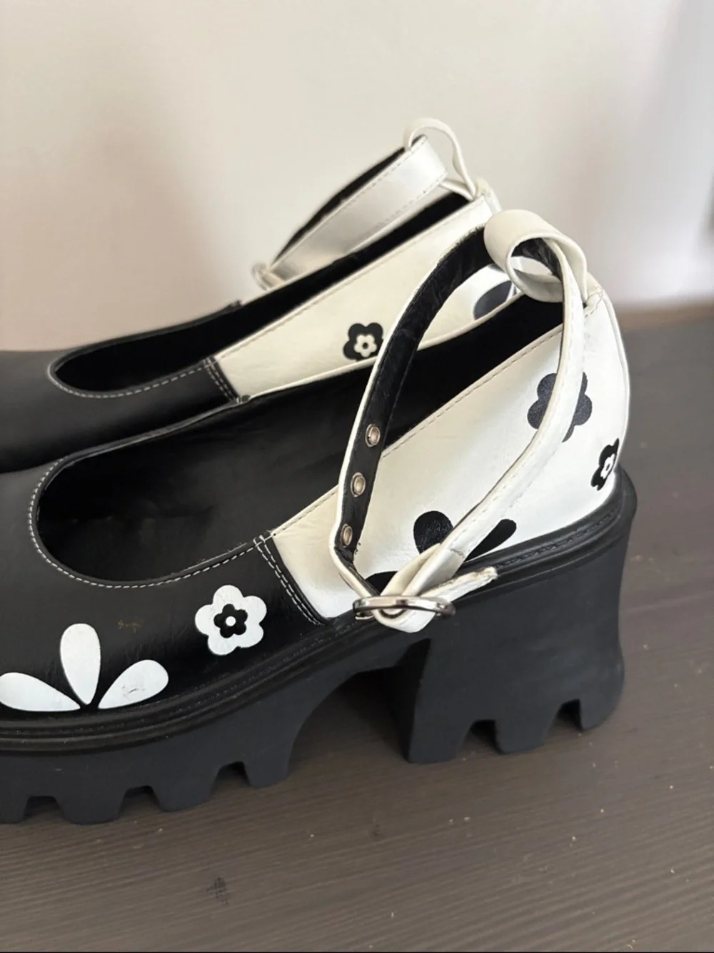 Lamoda Platform Mary Jane Y2K Heels Black White Floral Chunky Lug Sole Size 8